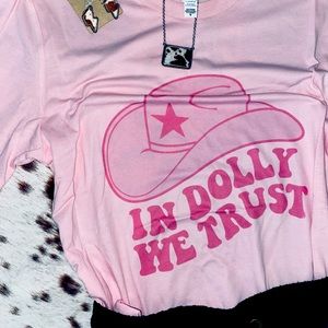 Dolly Tee